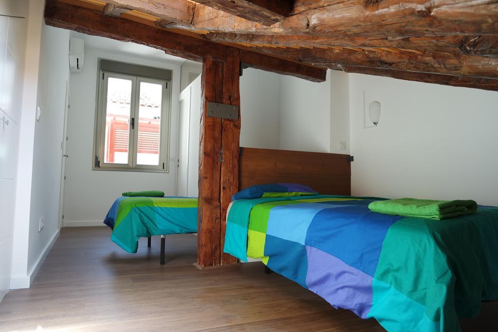 Greenville Apartments Madrid Room photo